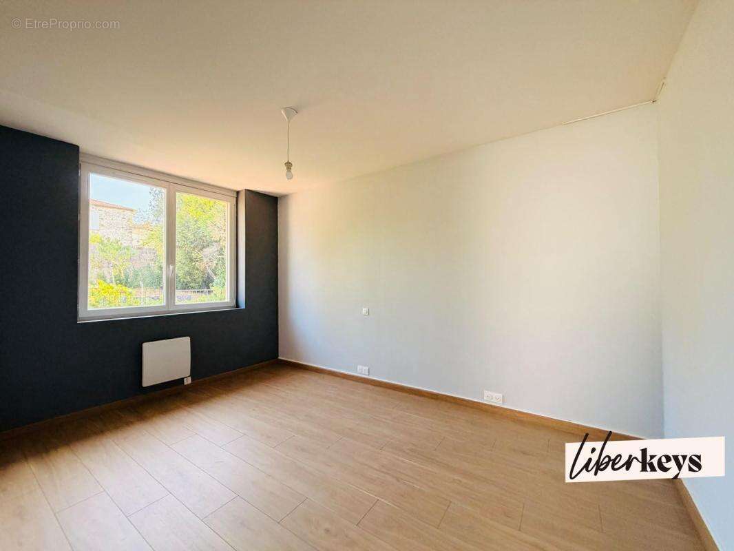 La châtaigneraie – maison de ville 269 m² avec studio indépendant : résidence familiale ou investissement locatif à fort potenti - photo 11