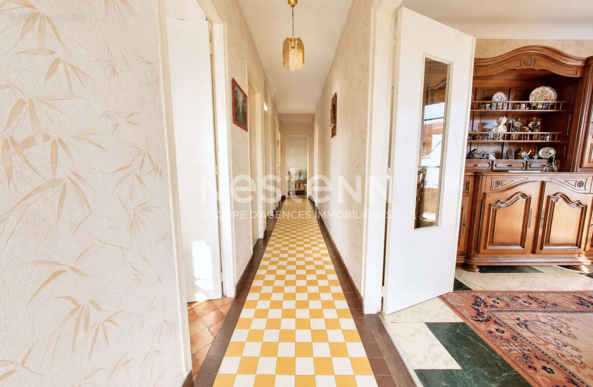 Maison à vendre Roissy-en-Brie - Proche RER E - Quartier calme - Garage double - Grand potentiel - photo 4