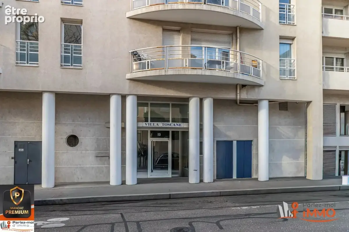 Parking à LYON-7E