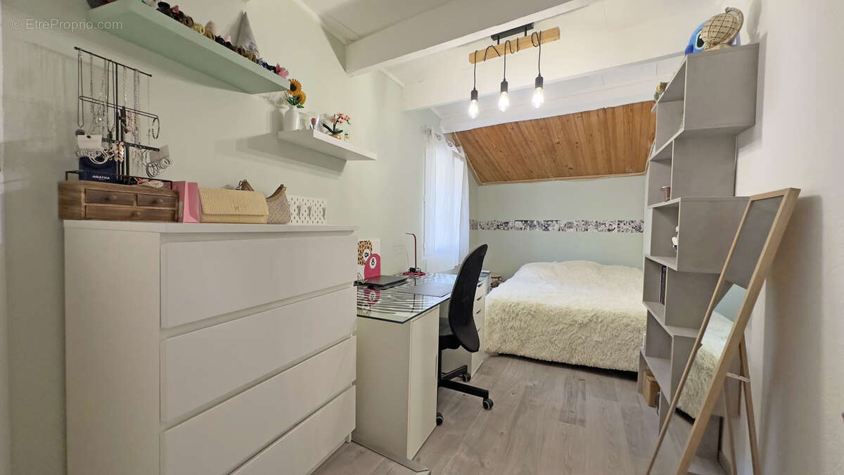 Maison à SOLLIES-TOUCAS