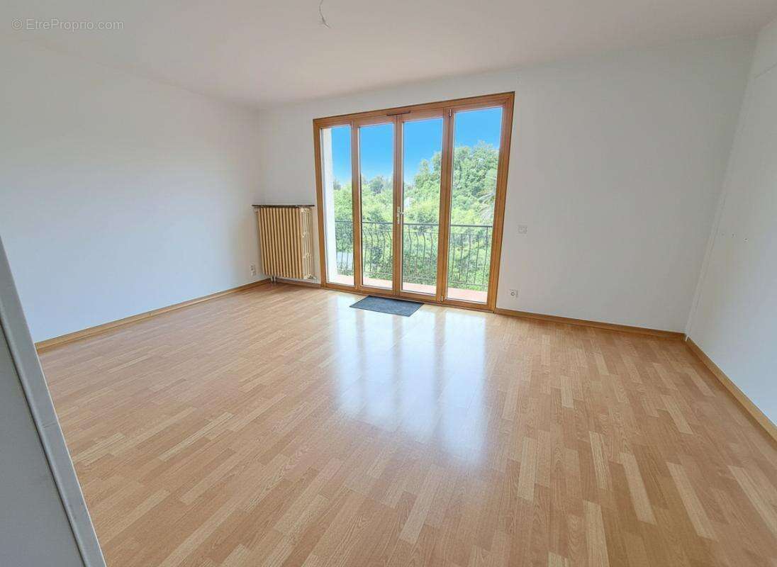 Maison familiale lumineuse avec jardin et garage -  Angers Saint-Léonard ? 192 m² - photo 6