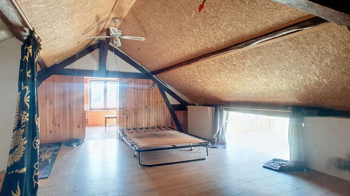 Maison à VER-SUR-LAUNETTE