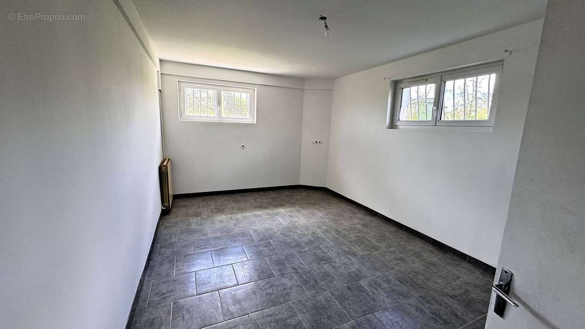 Maison à SAINT-MAGNE-DE-CASTILLON