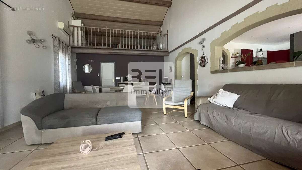 Villa provencale plain pied avec piscine - photo 8