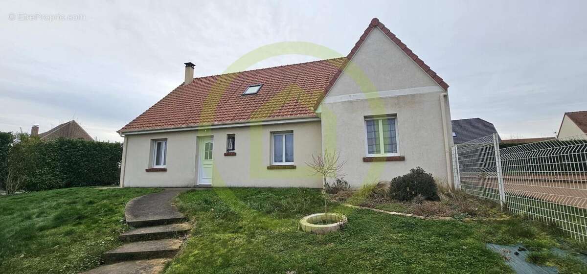 Maison à PIERREPONT-SUR-AVRE