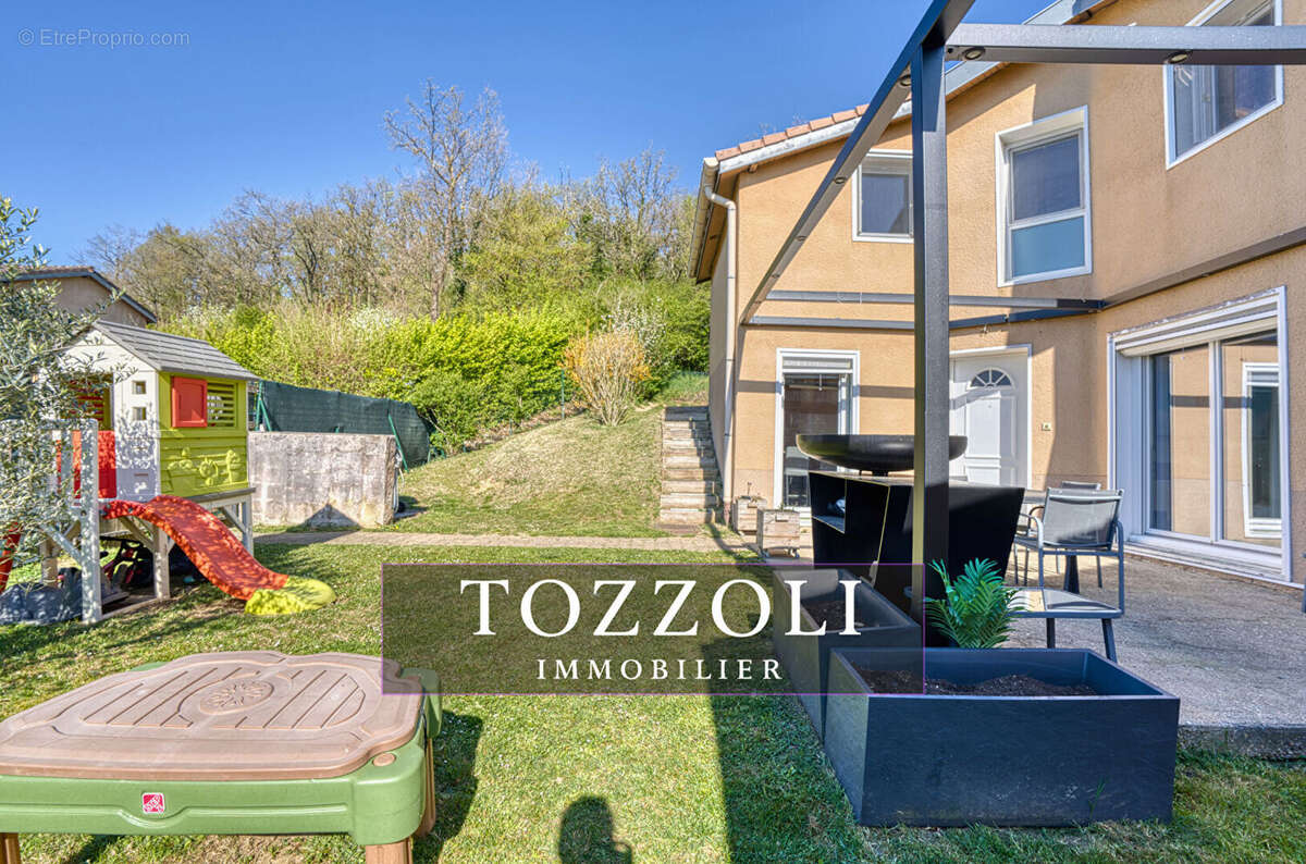 Maison à SAINT-QUENTIN-FALLAVIER