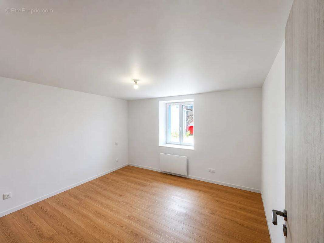 Appartement de 3 pièces de 75 m² à Frasne - photo 4