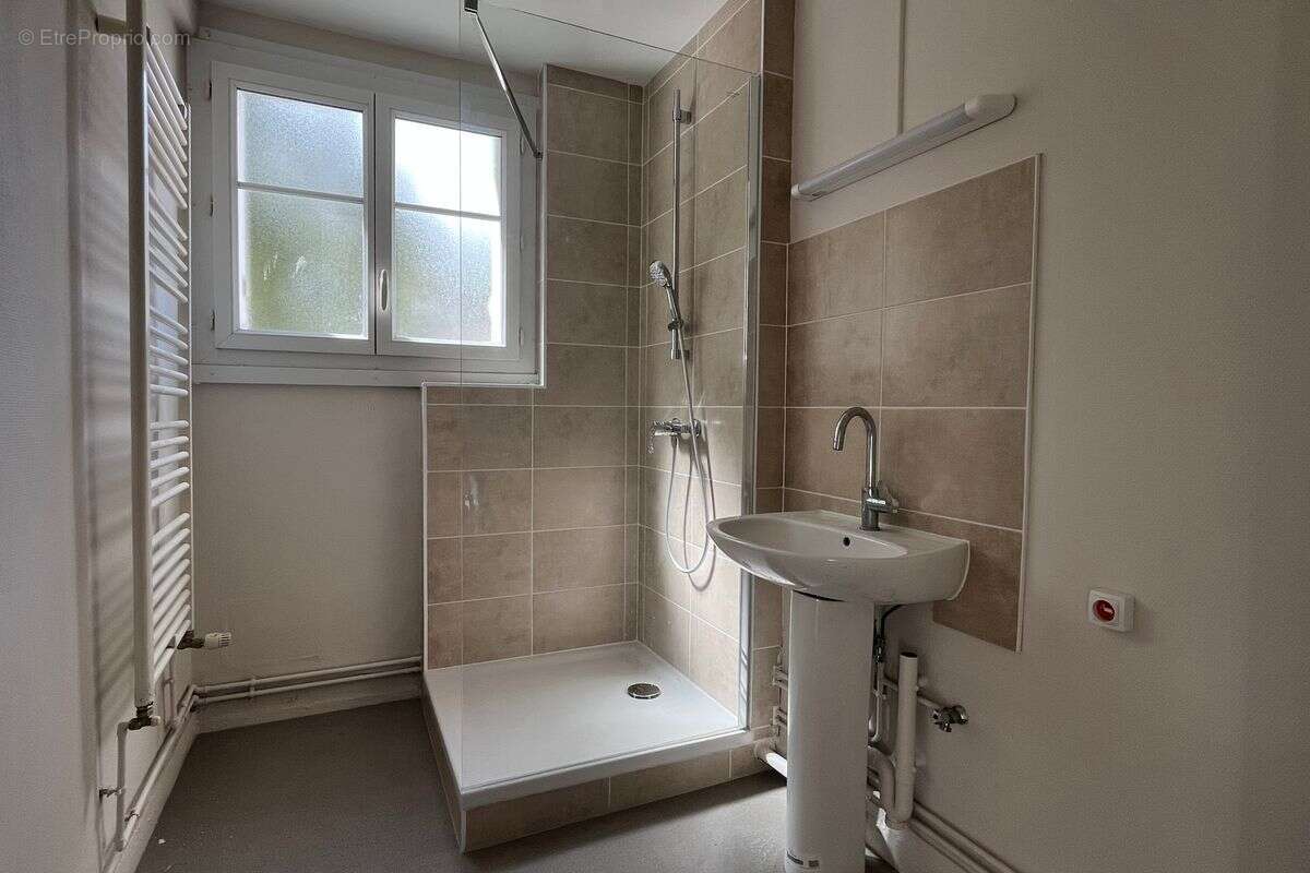 Loches - Appartement T4 - photo 9