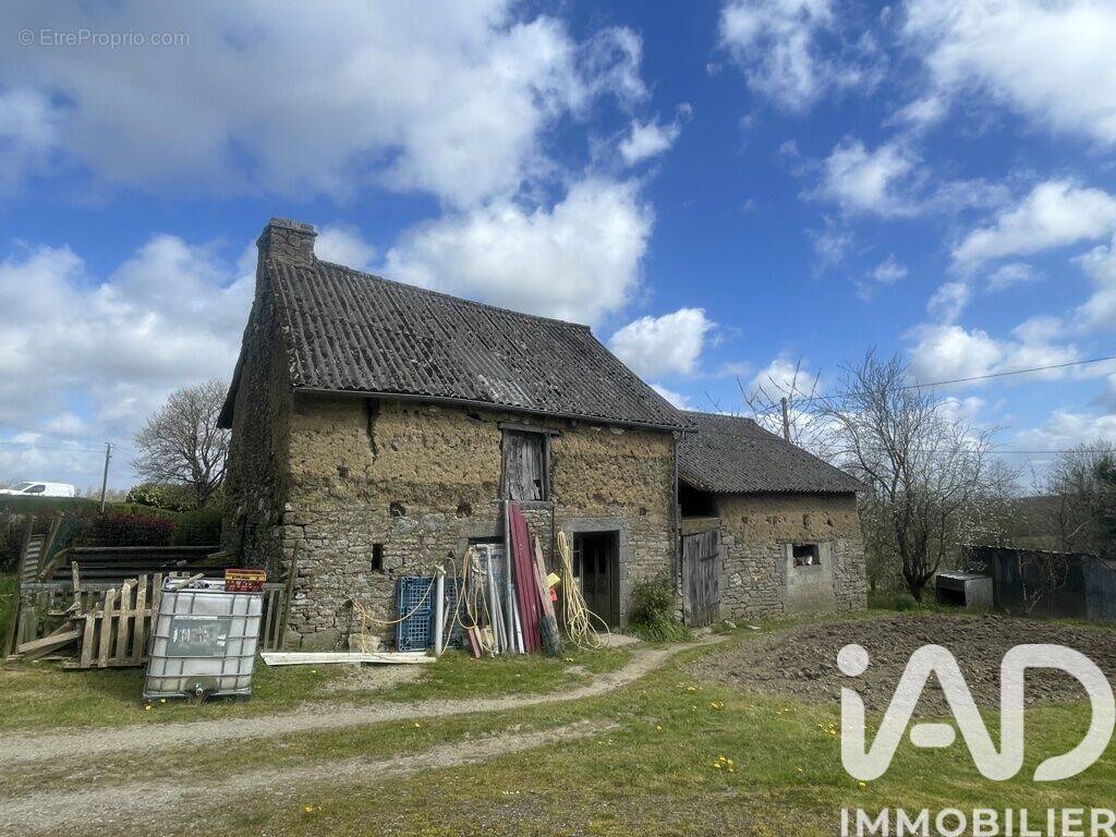 Photo 1 - Maison à SAINT-VRAN