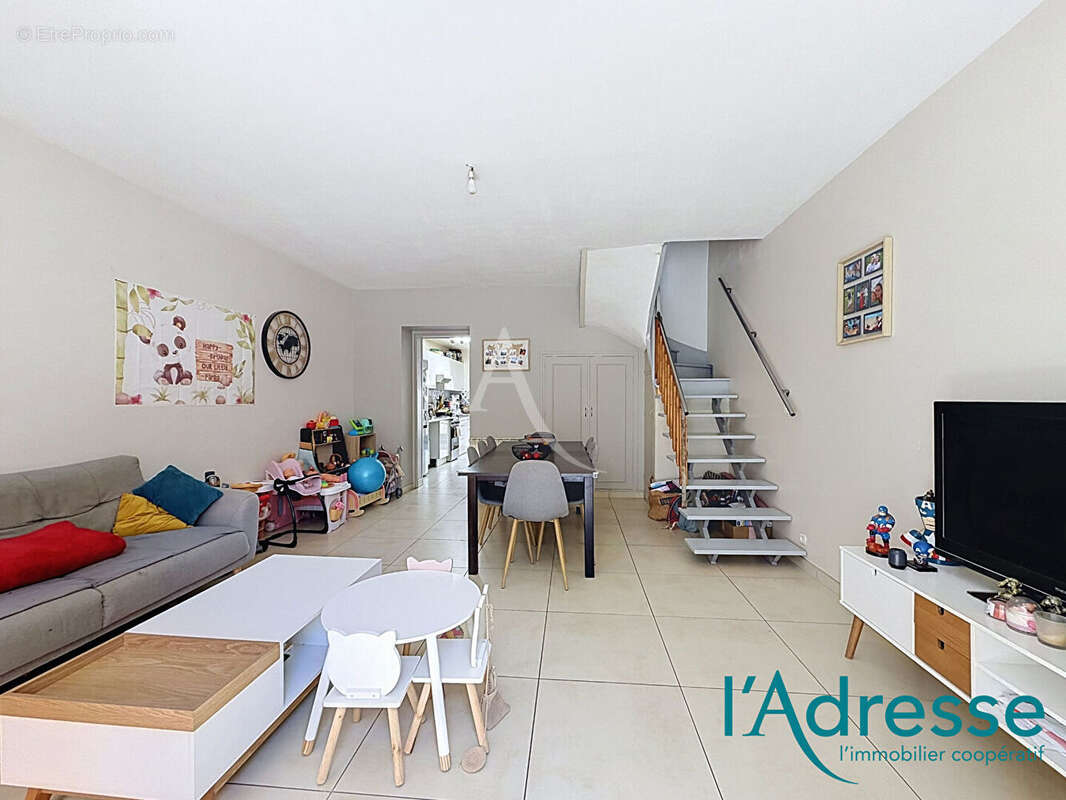 Maison de ville à vendre Ernée centre-ville 76 m², terrasse - photo 3