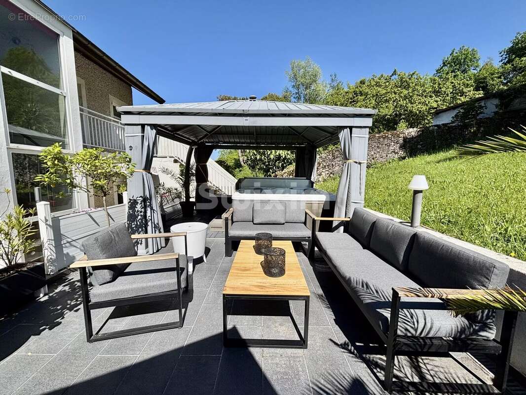 Duplex T4 face au lac avec terrasse et jardin privé ! - photo 3