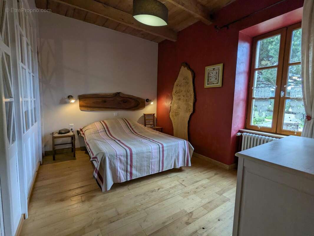 Maison 400 m² à Tour-De-Faure  - photo 4