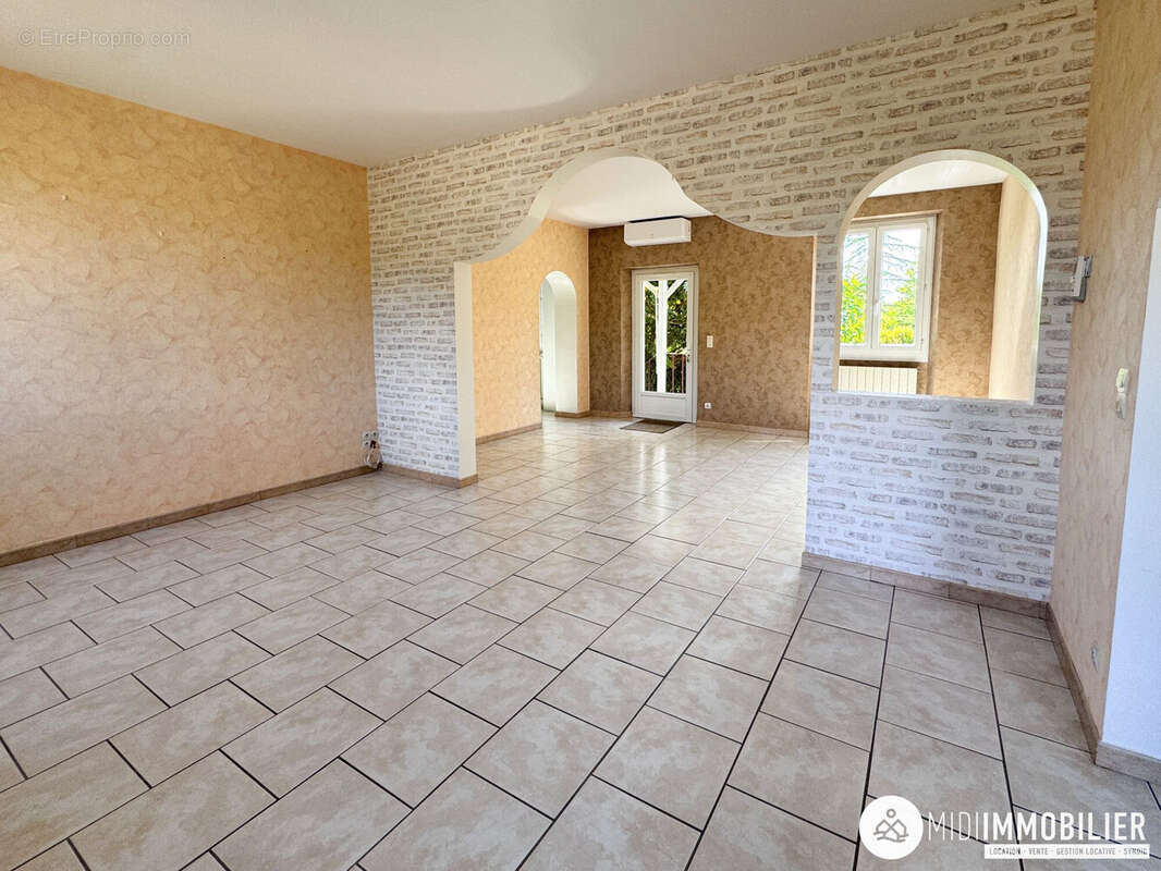Maison 106 m² à Cagnac-Les-Mines  - photo 8