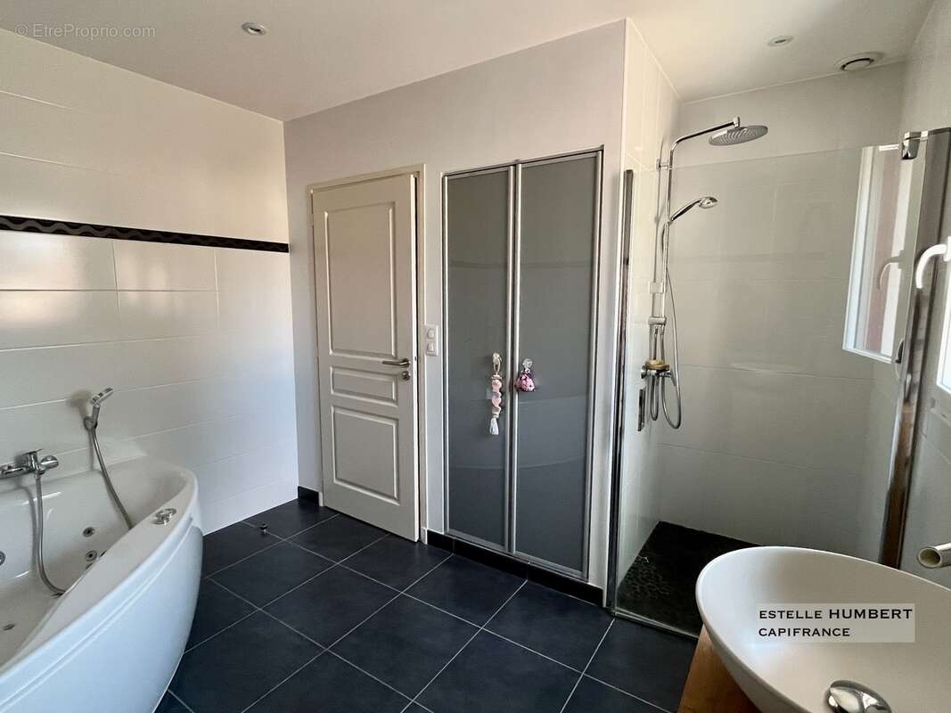 Maison à vendre 6 chambres, 223m2 - photo 10