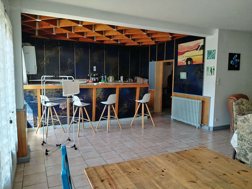Appartement à MENESPLET