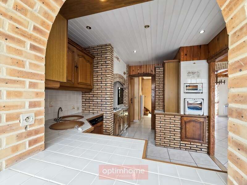 Maison 98 m² 3 chambres veranda cave complete grand garage - photo 12