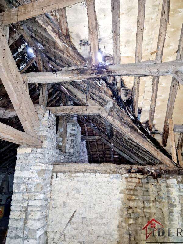 Maison à MONTIGNY-LES-CHERLIEU