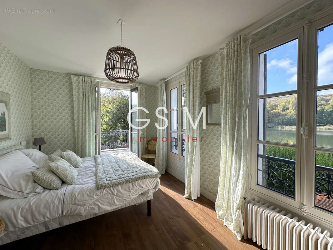 Maison à VILLE-D&#039;AVRAY