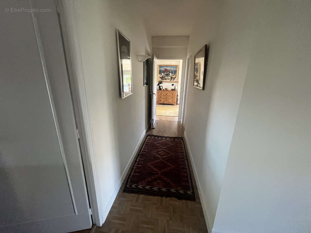 Appartement à VALLAURIS