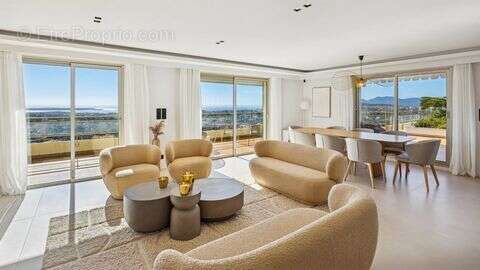 Appartement à LE CANNET