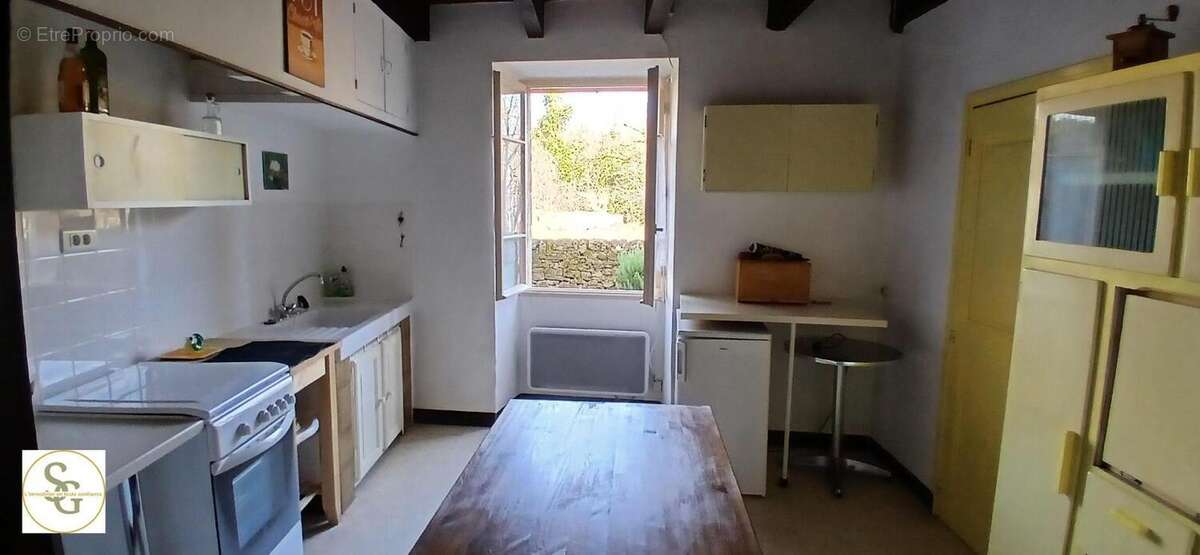   - Maison à LES CABANNES