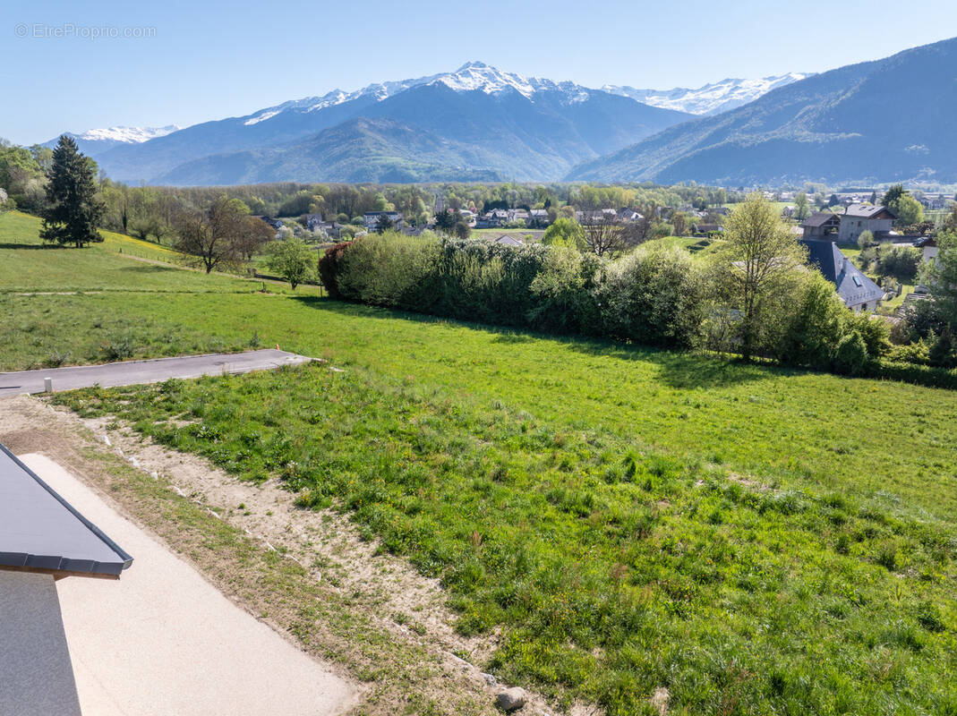 Terrain à CHAMOUSSET