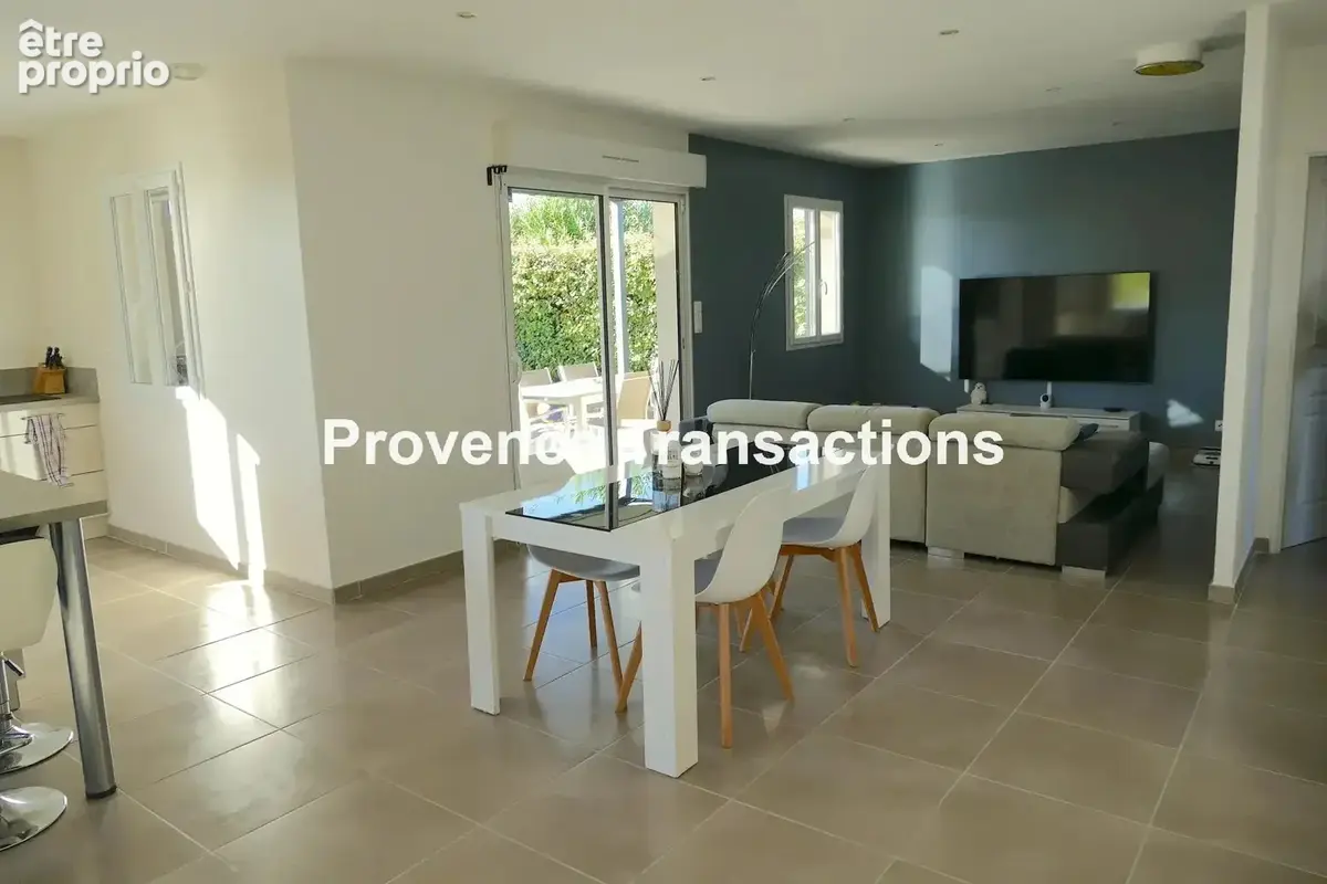 Villa de 138 m² avec piscine. - photo 5