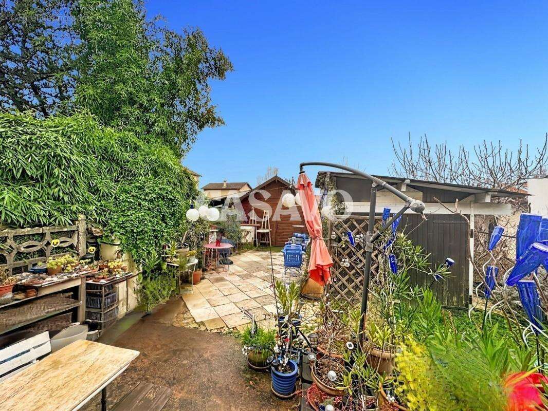 Appartement à DECINES-CHARPIEU