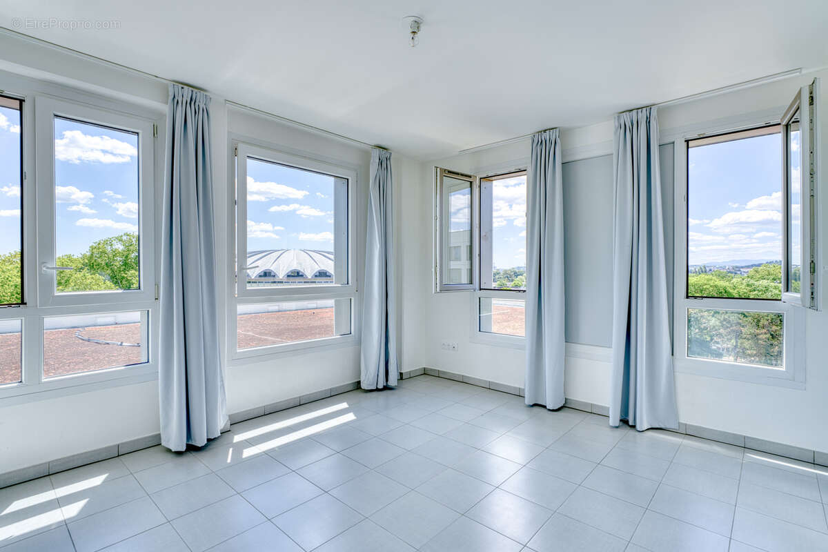 T3 52m2 + parking - 5ème etage -  immeuble recent 2019 - photo 4