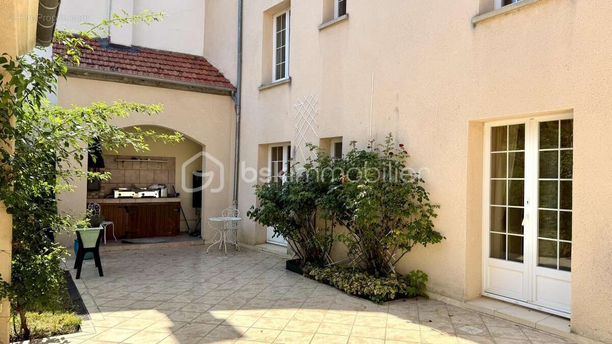 Maison à GERMIGNY-L&#039;EVEQUE