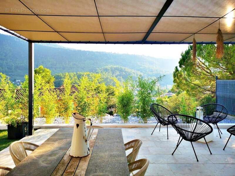 Maison à SOLLIES-TOUCAS