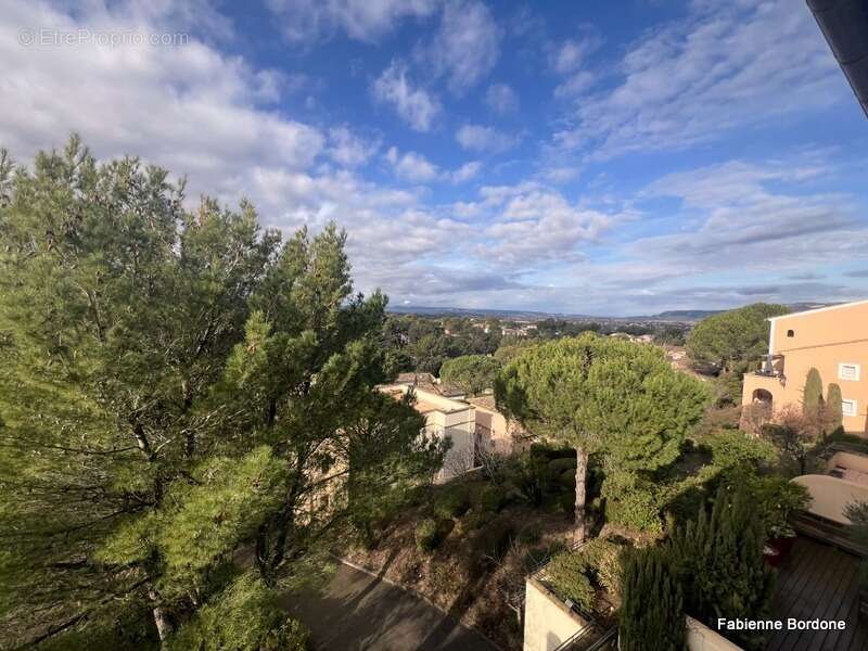 Domaine de Pont royal, spacieux et lumineux appartement de 40 m2,belle vue, localisé en angle, une chambre,  grande loggia terra - photo 18