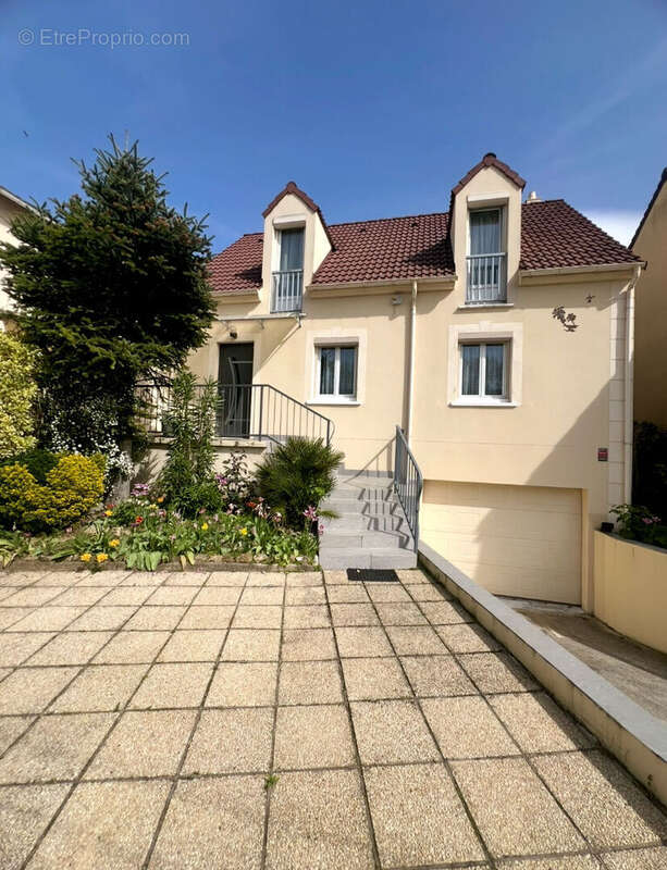 Maison à VILLIERS-LE-BEL