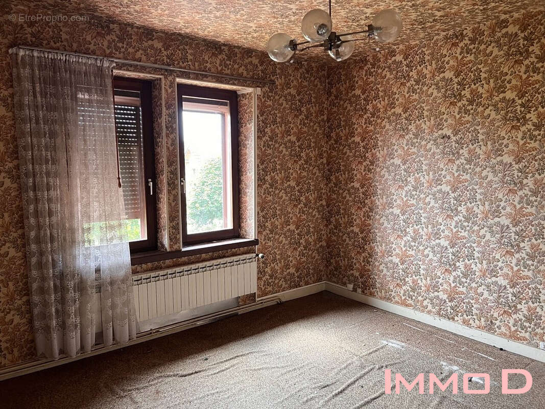 Maison à THAON-LES-VOSGES