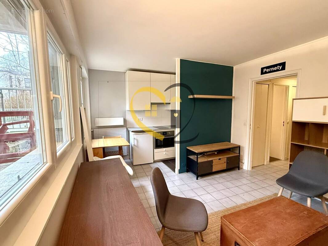 Appartement à PARIS-14E