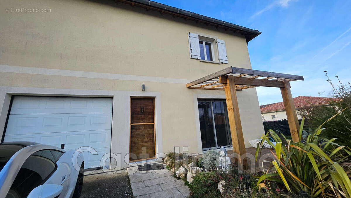 Maison à CASTELSARRASIN