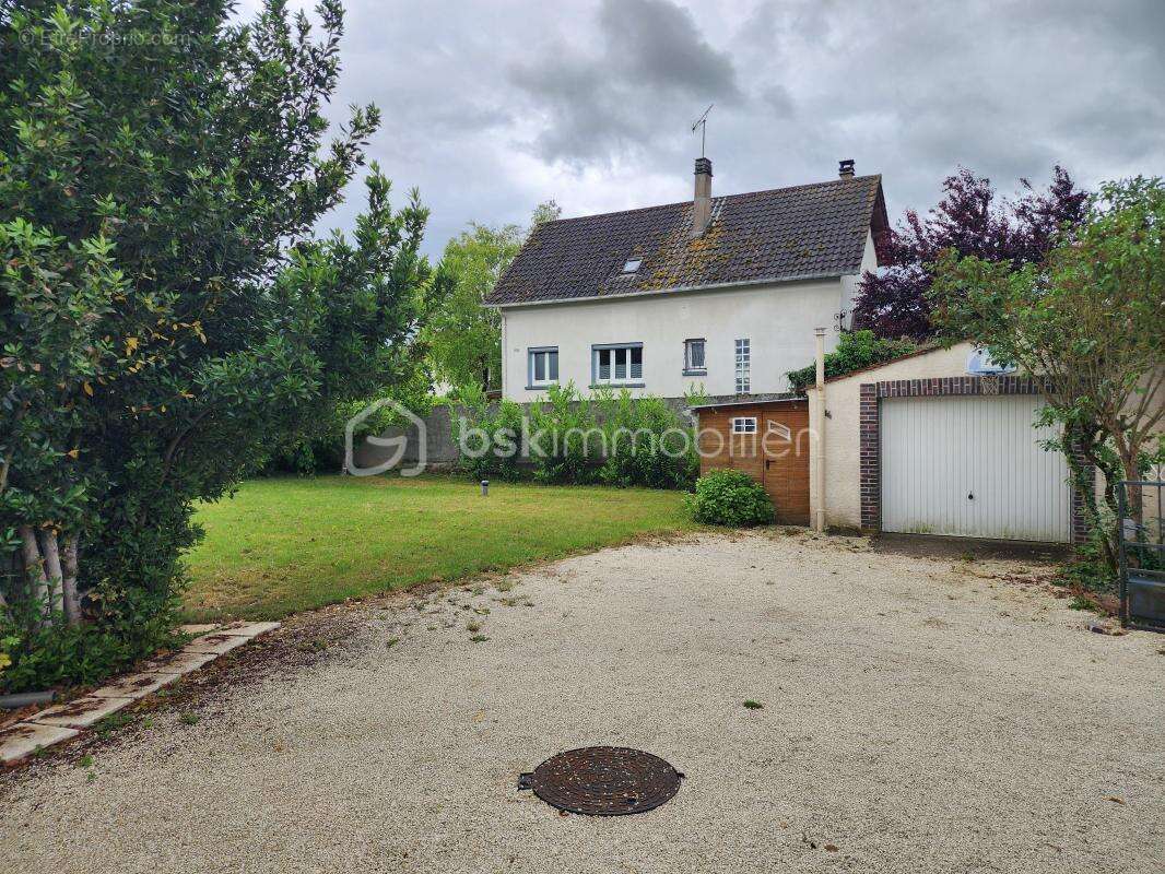 Maison à FONTAINE-LA-GAILLARDE