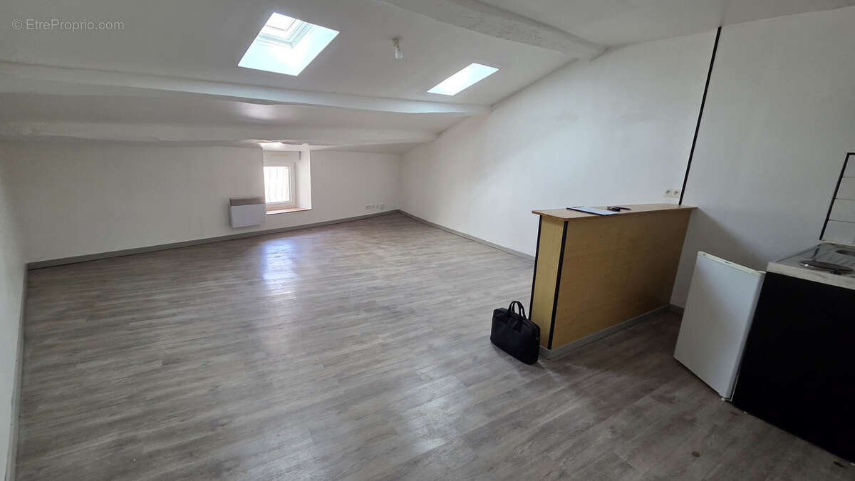Immeuble à vendre de 80 m2 - photo 2