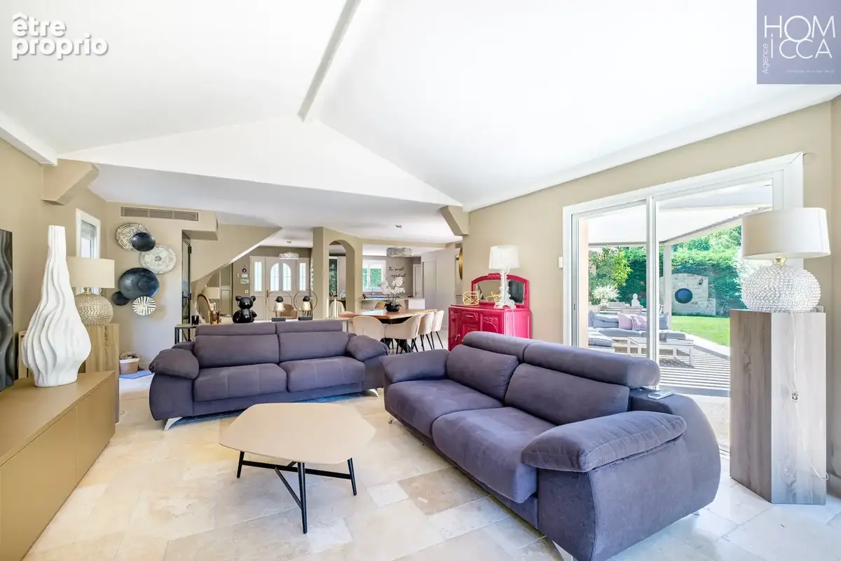 Ecully Rare Maison dans un écrin de verdure avec piscine et pergola - photo 8