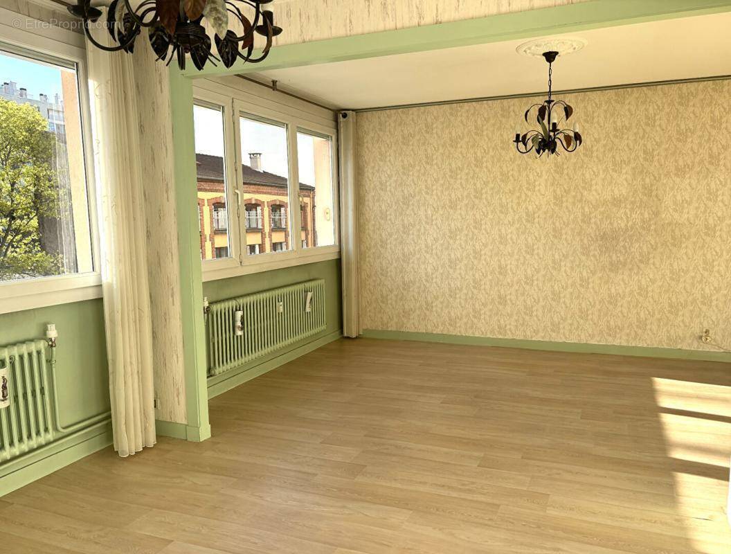 Appartement à SAINT-ETIENNE