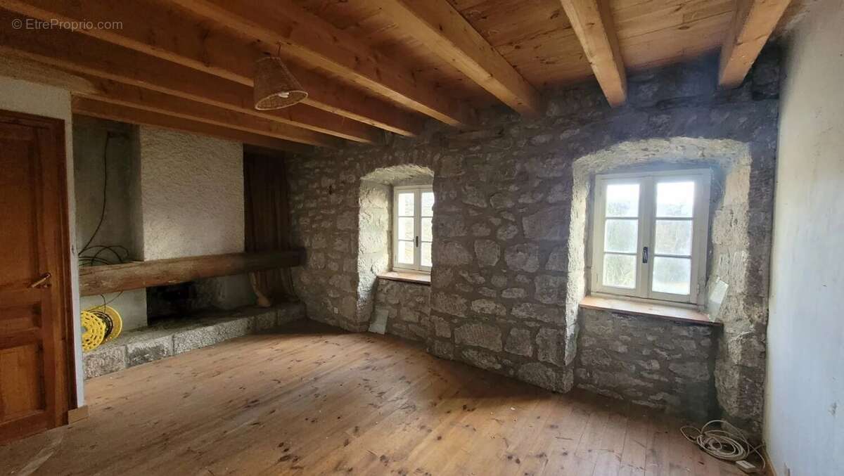 Maison à LE CHAMBON-SUR-LIGNON