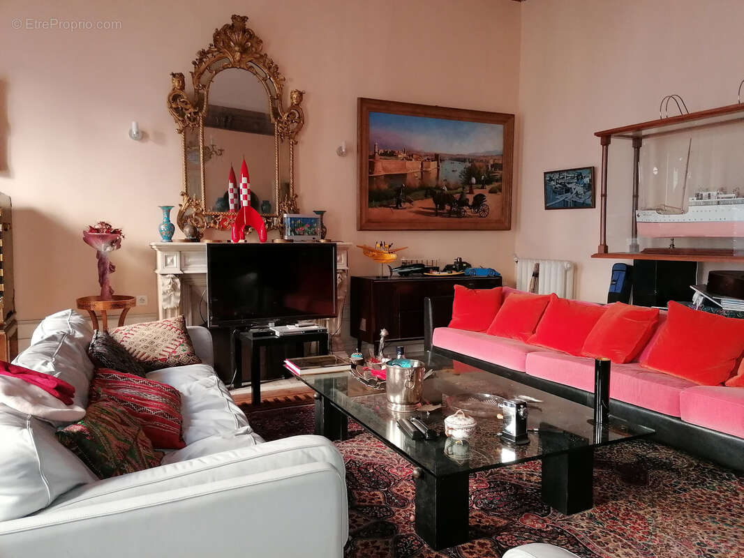 Appartement à MARSEILLE-1E