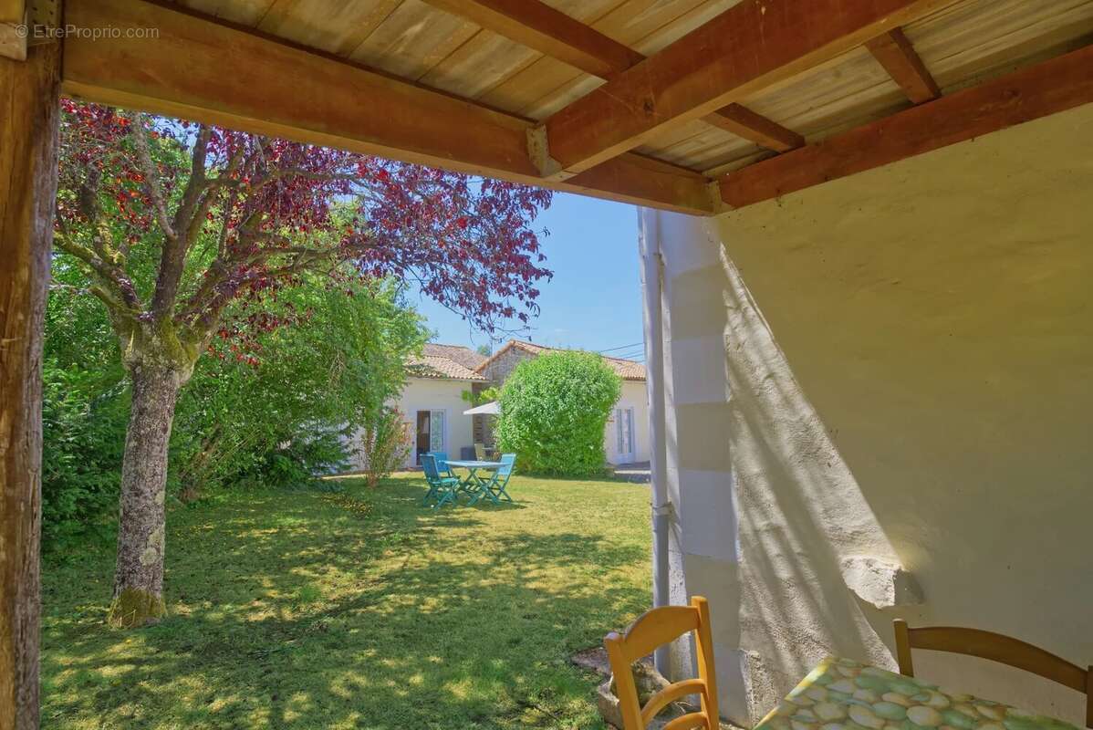 Complexe de gîtes avec une ferme de 3 chambres et 3 gîtes avec piscine chauffée - photo 17