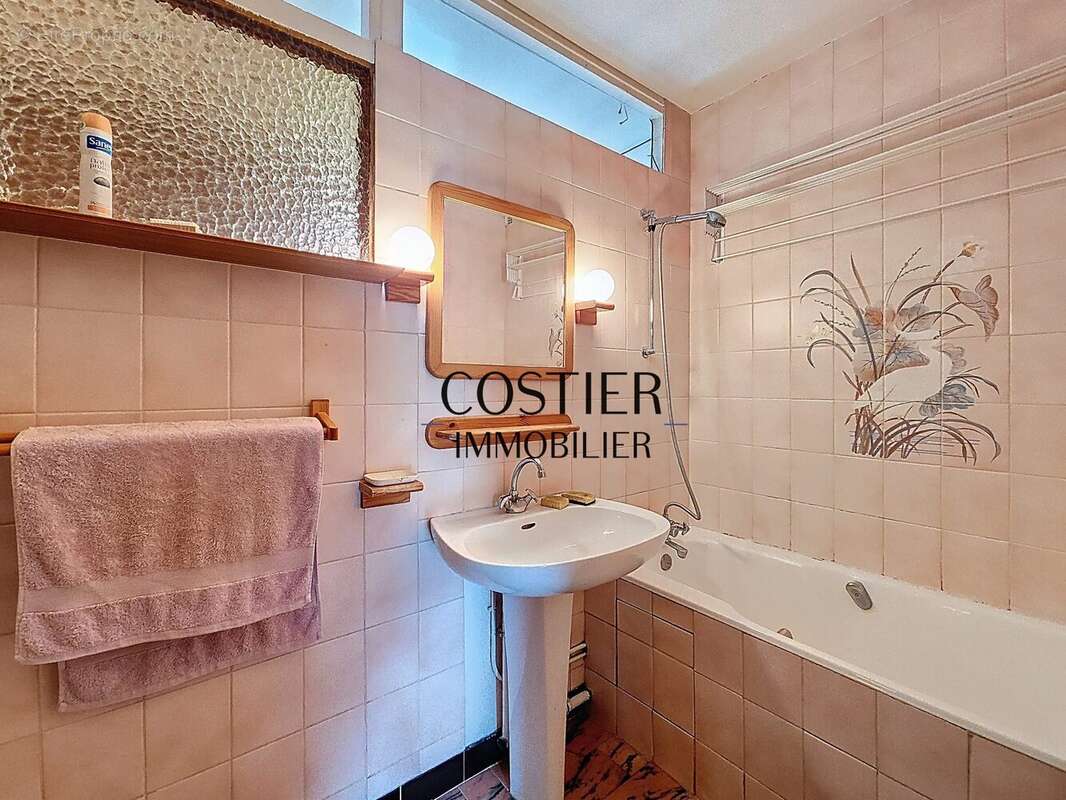 Appartement à L'HAY-LES-ROSES