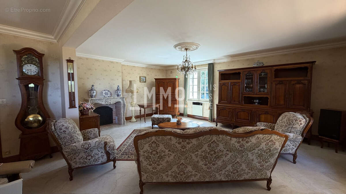 Maison 274 m² à Saint-Calais  - photo 4