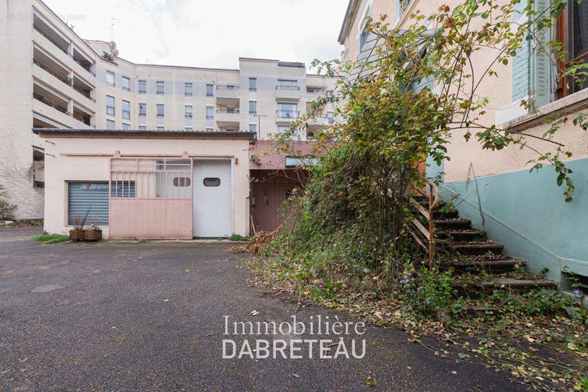 Commerce à VILLEURBANNE