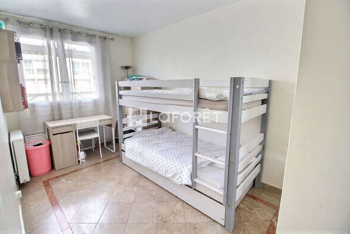 Appartement à VILLENEUVE-LA-GARENNE