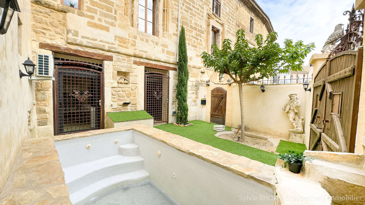 Maison à CADEROUSSE