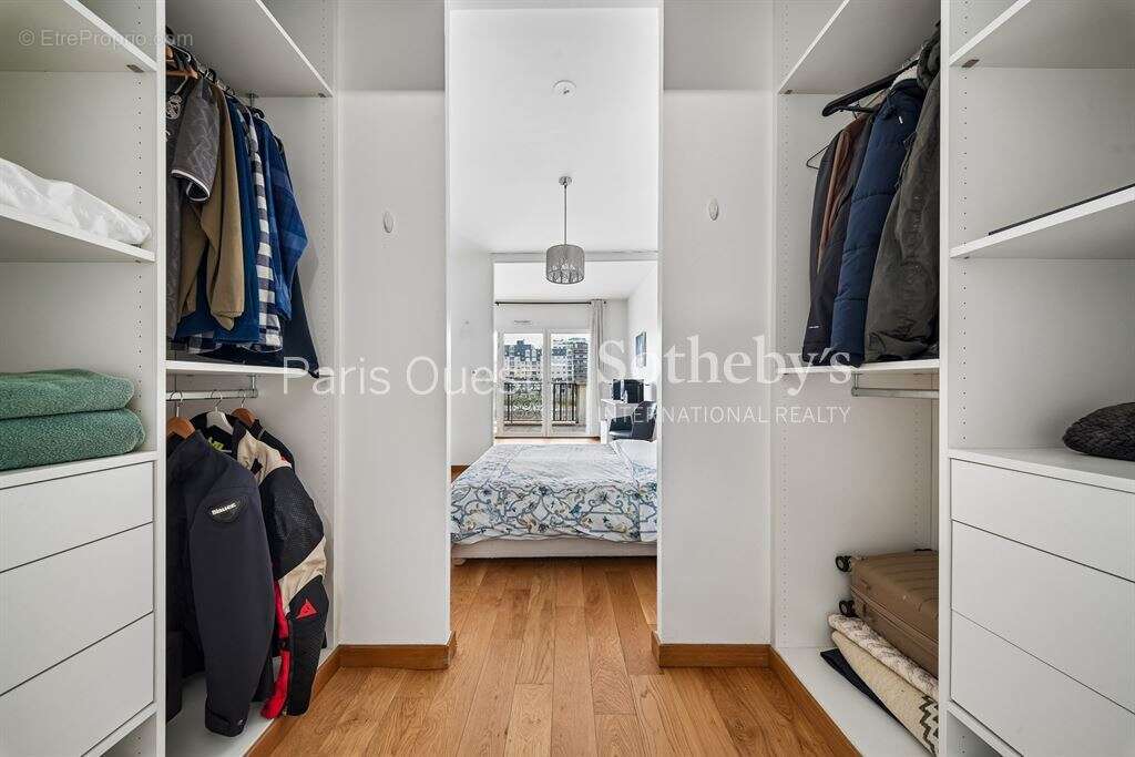 Appartement à NEUILLY-SUR-SEINE
