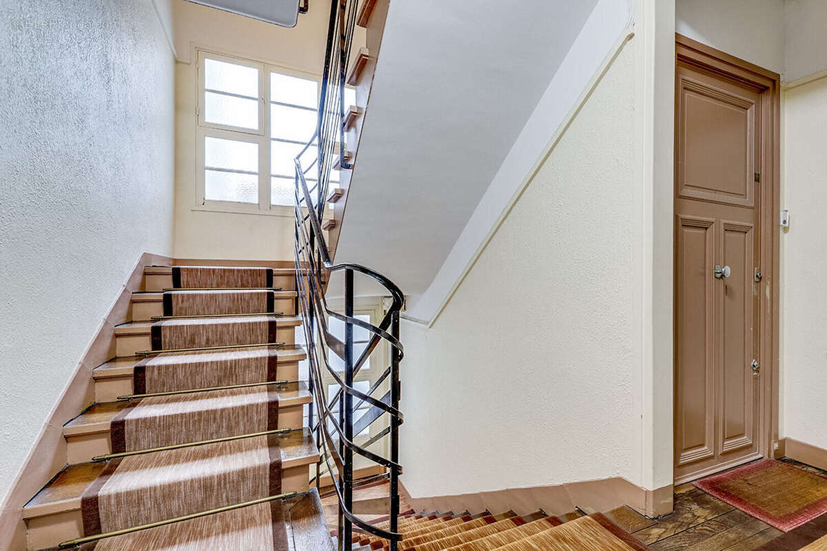 Appartement à PARIS-14E